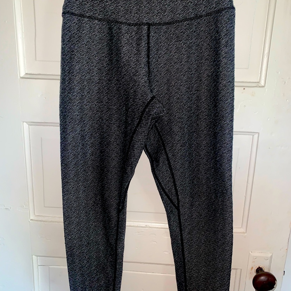 P’tula grey arctic leggings 23’ size large